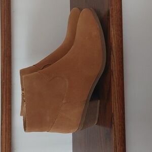 NWT Denver Hayes Genuine Suede Leather Heeled Ankle Boots Size 9.5